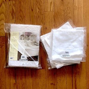 Lenox Opal Innocence 70” Round Tablecloth & 10ct Linen Napkins